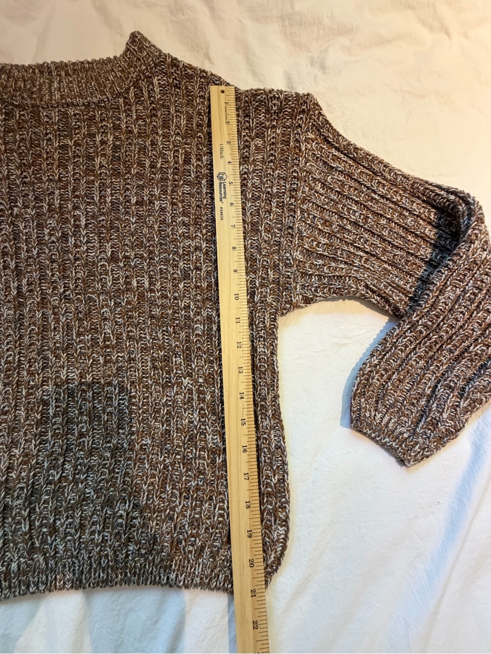 Universal Threads Women’s Sweater - Picture 5 of 5